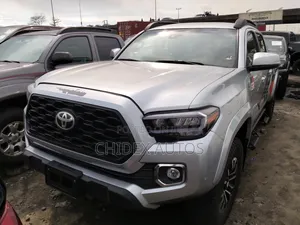Toyota Tacoma 2023 Silver