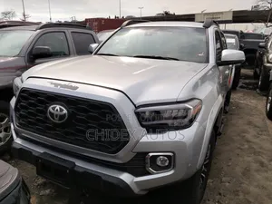 Toyota Tacoma 2023 Silver