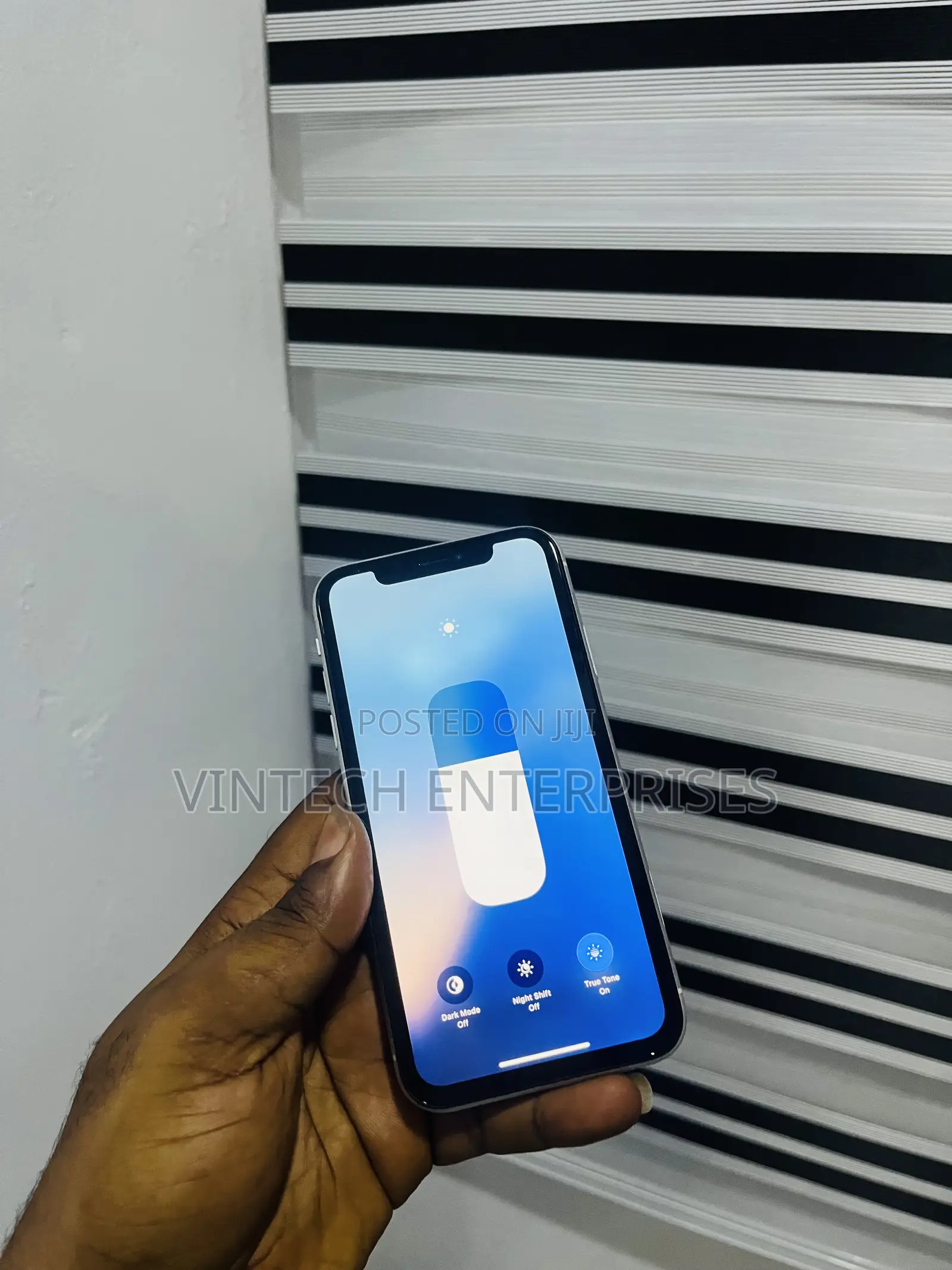 Apple iPhone XR 64 GB White