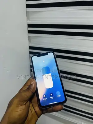 Apple iPhone XR 64 GB White