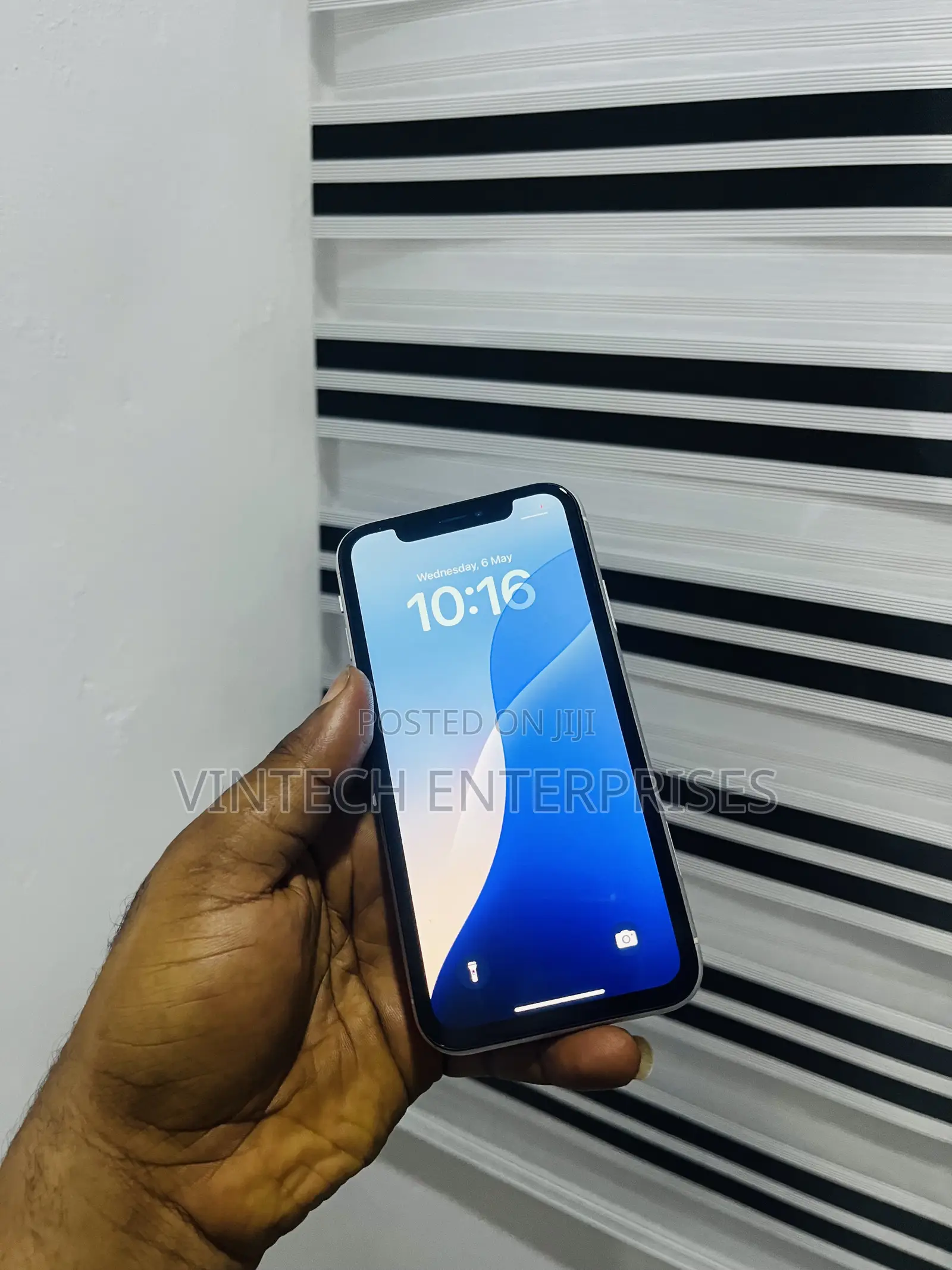 Apple iPhone XR 64 GB White