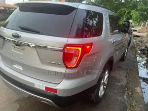 Ford Explorer Limited 4dr SUV (3.5L 6cyl 6A) 2016 Silver