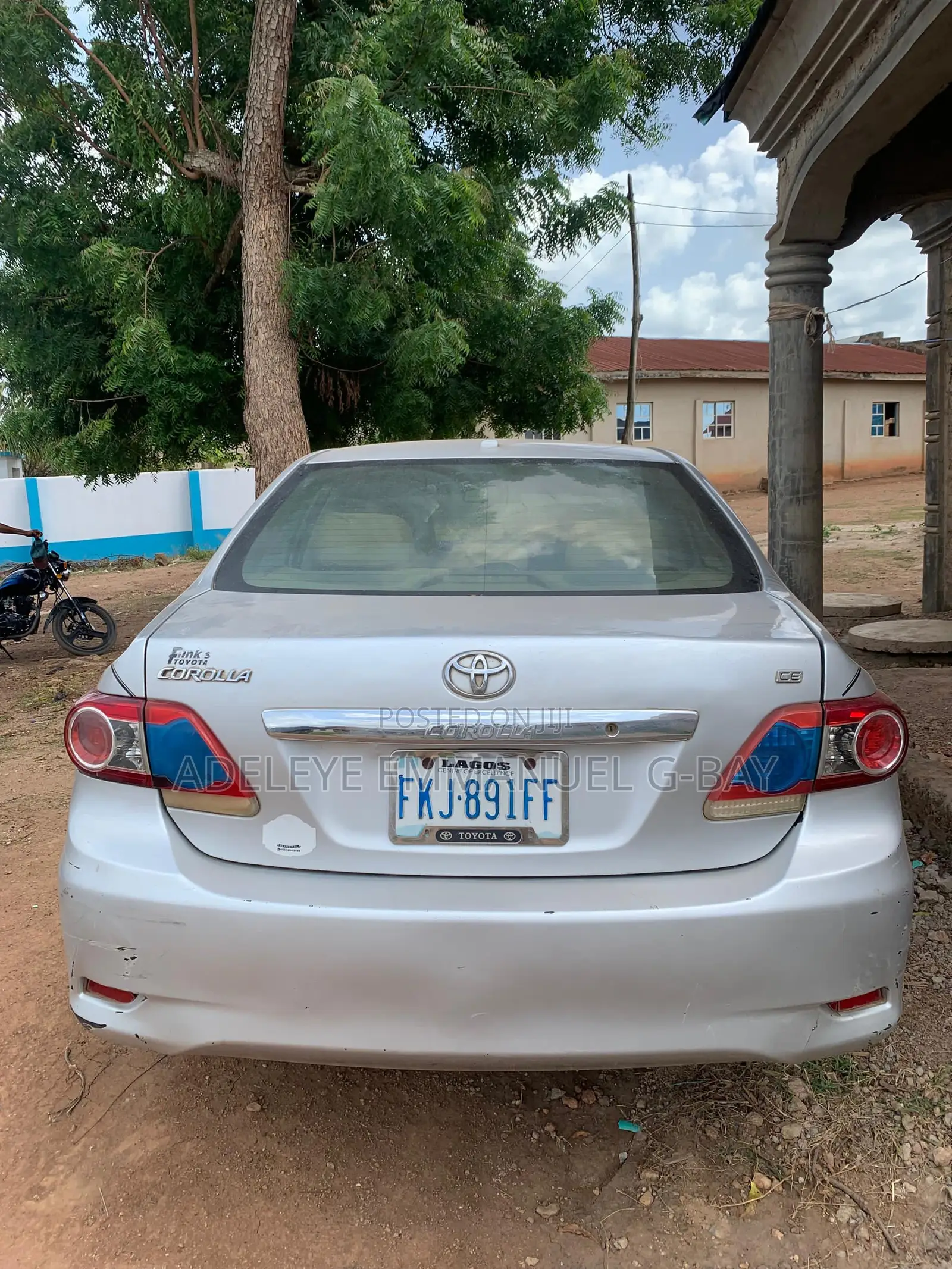 Toyota Corolla 2010 Silver