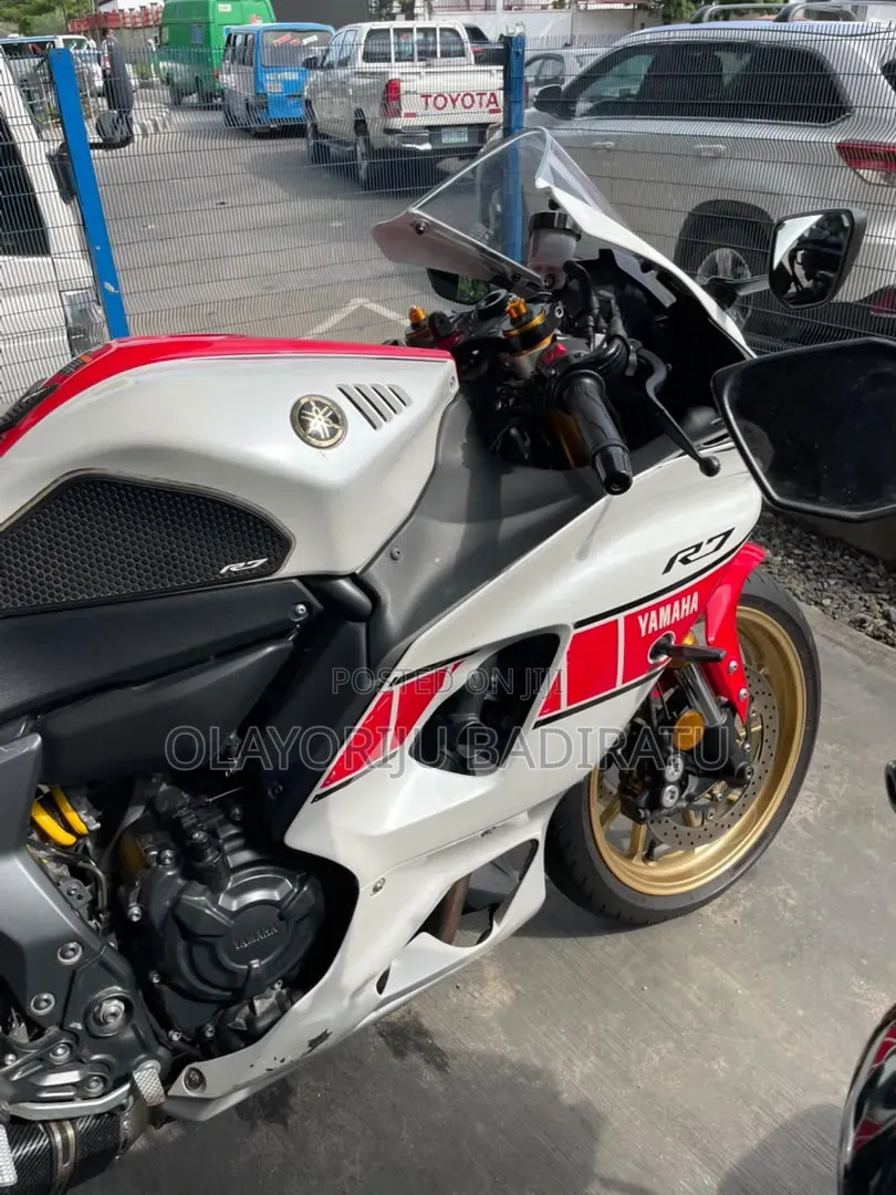 Yamaha YZF-R 2023