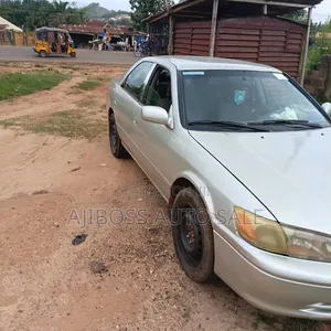 Toyota Camry LE 4dr Sedan (2.4L 4cyl 5M) 2002 Silver