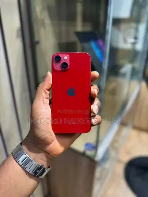 Apple iPhone 13 128 GB Red