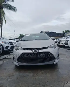 Toyota Corolla LE ECO w/Package 1 4dr Sedan (1.8L 4cyl CVT) 2017 Silver
