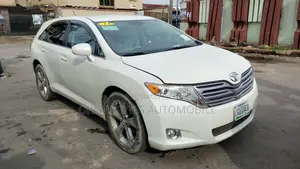 Toyota Venza V6 AWD 2010 White