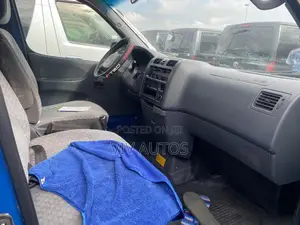 Toyota HiAce 2007 Blue