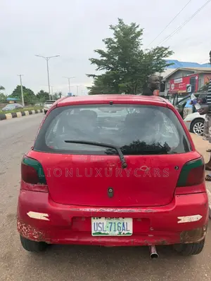 Toyota Yaris 2005 Red