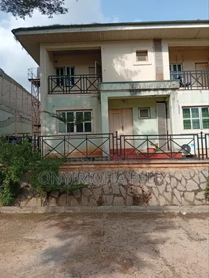 2bdrm Townhouse / Terrace in Gwarinpa Main, Life Camp for rent