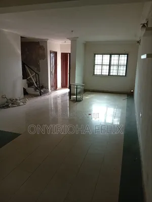 2bdrm Townhouse / Terrace in Gwarinpa Main, Life Camp for rent
