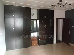 2bdrm Townhouse / Terrace in Gwarinpa Main, Life Camp for rent