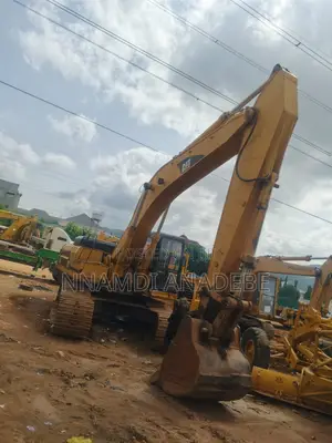 330l Cat Excavator