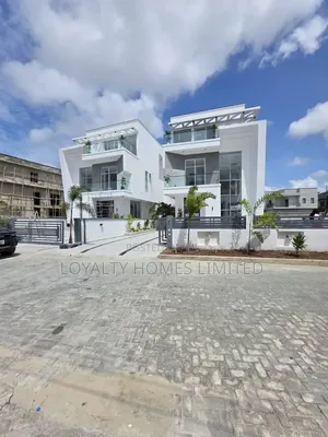 5bdrm Duplex in Osapa london for sale
