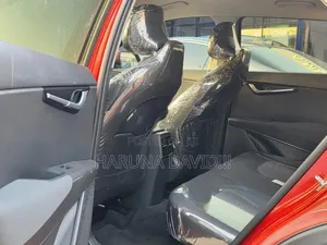 Kia Niro Plug-In Hybrid 2023 Red