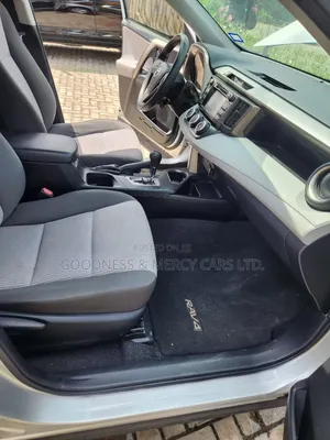 Toyota RAV4 Limited 4dr SUV (2.5L 4cyl 6A) 2015 Silver