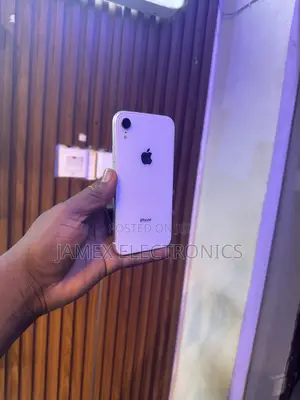 Apple iPhone XR 64 GB White