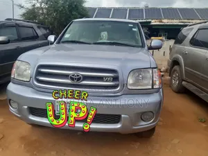 Toyota Sequoia 2004 Gray