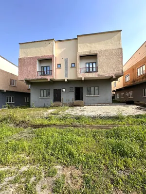 4bdrm Duplex in An Estate, Life Camp for sale