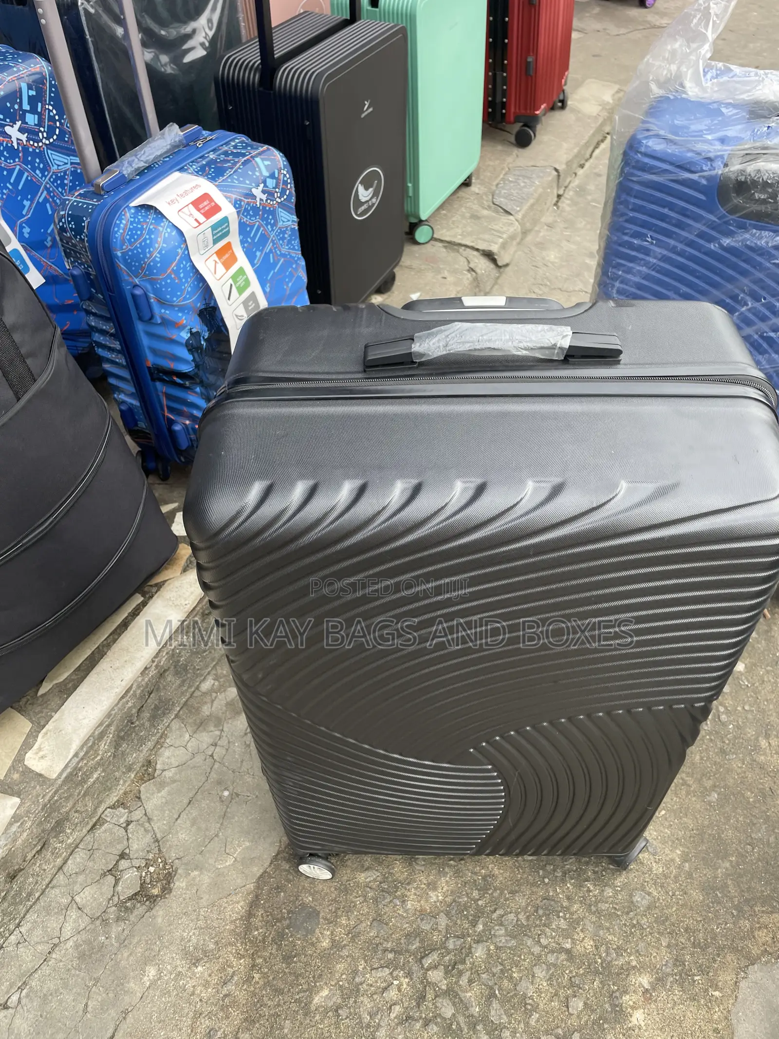 Suitcase Medium Size 35,000