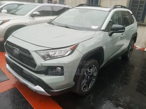 Toyota RAV4 Adventure 2019 Green