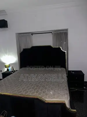 6x6 Bed Frame With 2 Side Drawers for Sale. Very Clean