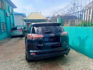 Toyota RAV4 2017 Green