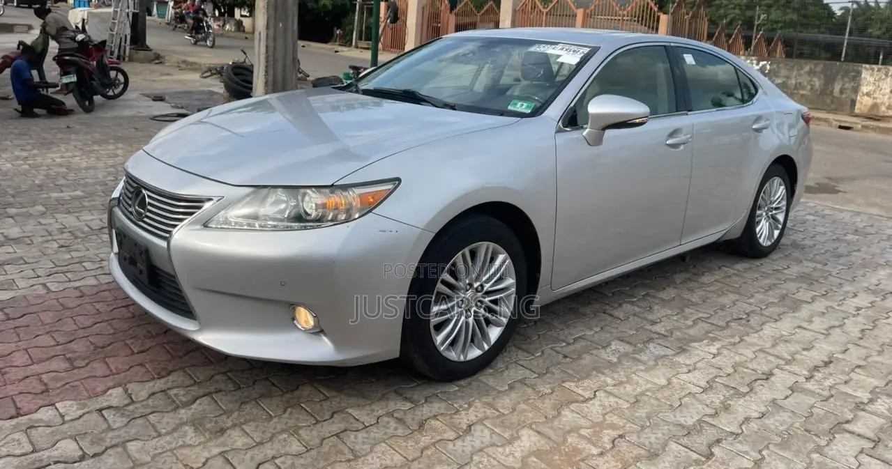 Lexus ES 2013 Silver