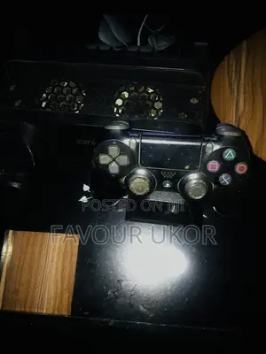 Ps4 Stand With Cooling Fan and Charging System With One Ps4 Controller