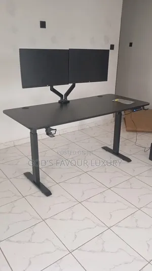 Electric Adjustable Height Desk .