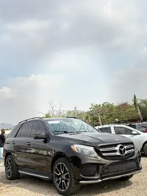 Mercedes-Benz GLE-Class 2016 Brown