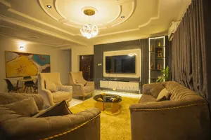 Monthly Luxury 2bed Apartment in Vi