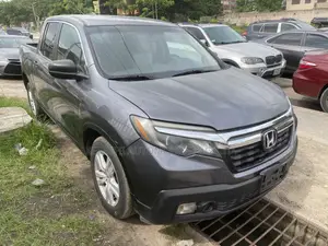Honda Ridgeline Sport AWD Crew Cab 125.2 in. WB 2017 Gray