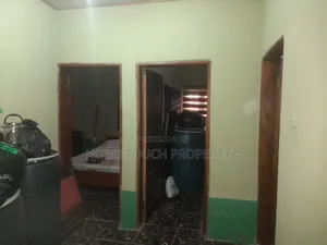 4bdrm Bungalow in Ajah Lagos, Abraham Adesanya Estate for sale