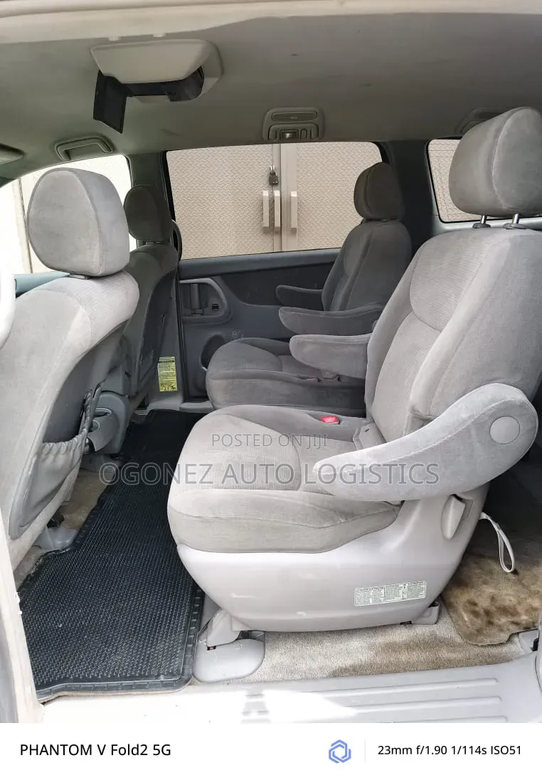 Toyota Sienna LE AWD 2005 Silver