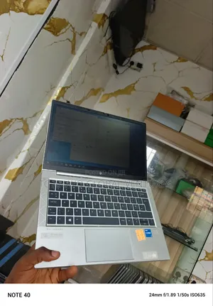Laptop HP EliteBook 830 G8 8GB Intel Core i5 SSD 256GB