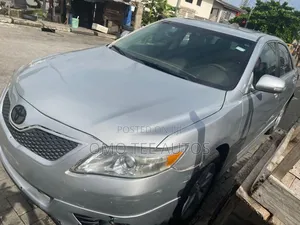 Toyota Camry SE 4dr Sedan (2.5L 4cyl 6A) 2011 Silver