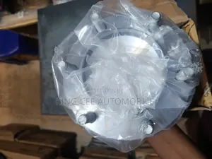 Front Hub Hilux (Complete)