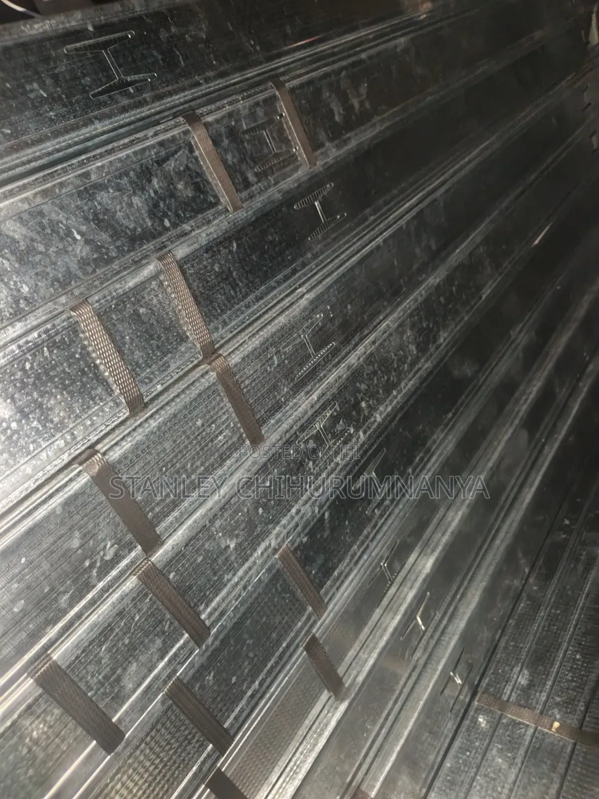 Stud62mm Thickness