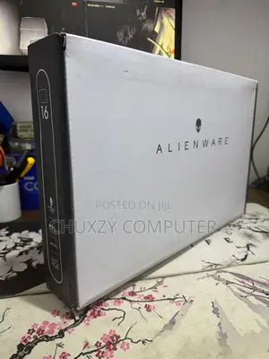 New Laptop Alienware M16 R1 32GB AMD Ryzen 9 SSD 1T
