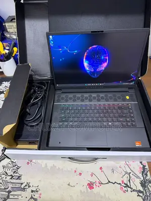 New Laptop Alienware M16 R1 32GB AMD Ryzen 9 SSD 1T
