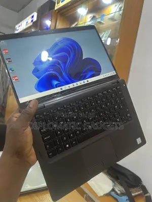 Laptop Dell Latitude 5300 8GB Intel Core i5 SSD 256GB