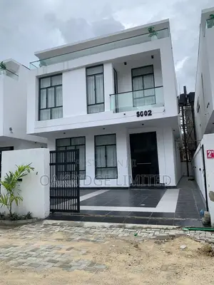 5bdrm Duplex in Chevron for sale