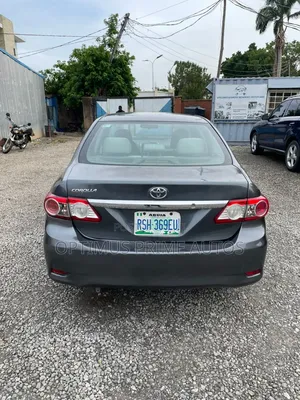 Toyota Corolla LE 4dr Sedan (1.8L 4cyl 4A) 2013 Gray