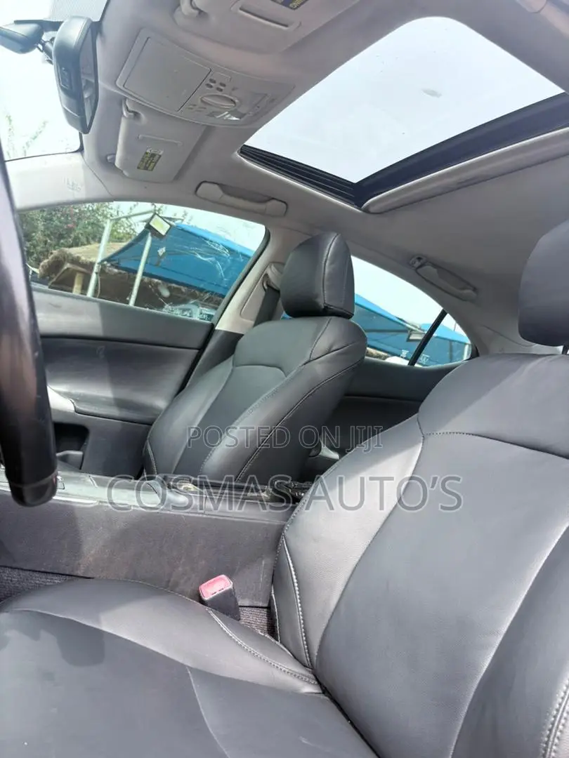 Lexus IS 2008 Red
