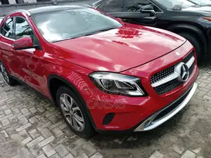 Mercedes-Benz GLA 250 2017 Red