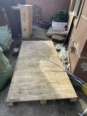 4 Ft by 7ft Foreign Pallet Wood Is Available for Sale