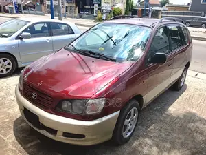 Toyota Picnic 2.0 FWD 2000 Red