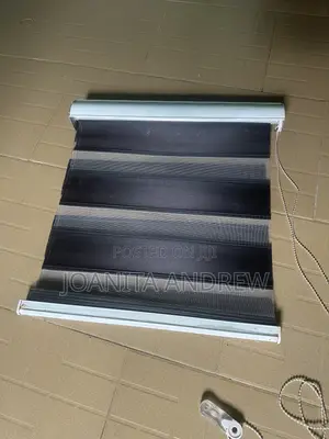 Bathroom Size Neatly Used Window Blinds